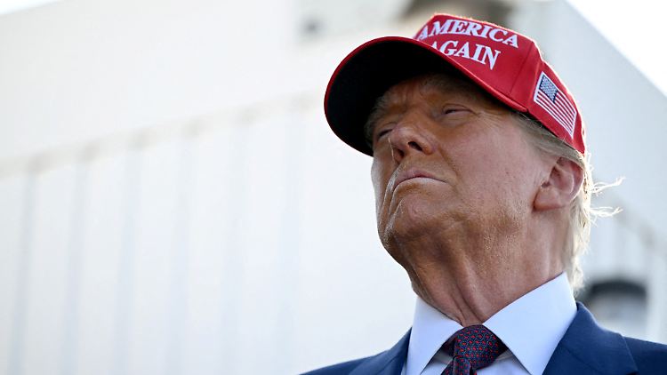 Trump will mit den Zöllen Drogen- und Menschenschmuggel bestrafen.