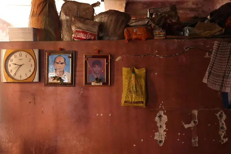 2023-08-03T103415Z-41228092-RC2340AC488C-RTRMADP-3-INDIA-MONSOON-DILAPIDATED-BUILDINGS