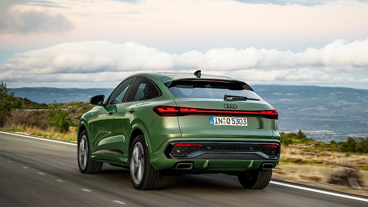 Wie der erst vor vier Jahren eingeführte Vorgänger setzt auch der neue Q5 Sportback auf eine gefällige Coupé-Optik.