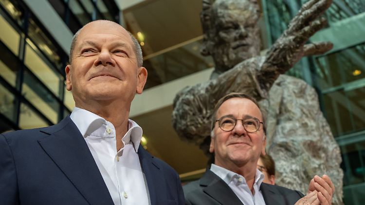 Scholz macht's, Pistorius applaudiert - die Wähler bislang nicht. 