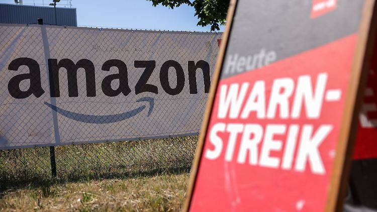 Bei den Amazon-Zentren sollen am Freitag große Proteste stattfinden.