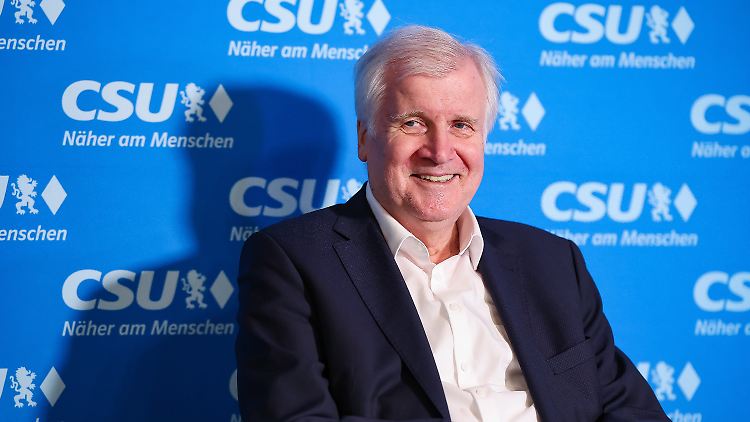 "Fühle mich einfach bestätigt": Seehofer nimmt Merkels Autobiografie gelassen. 
