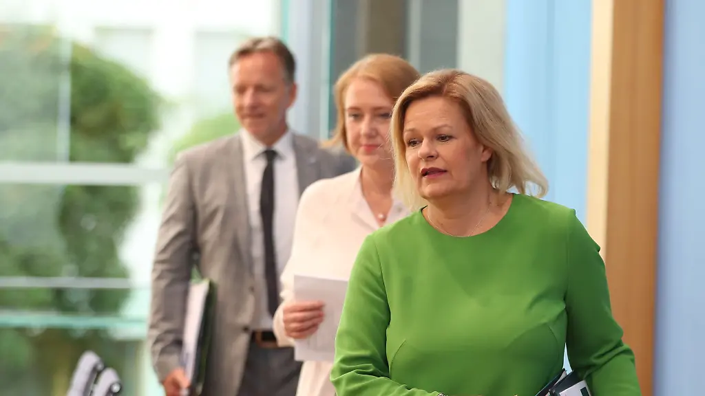 Der-russische-Angriffskrieg-gegen-die-Ukraine-hat-auch-die-Sicherheitslage-in-Deutschland-veraendert-sagte-Faeser