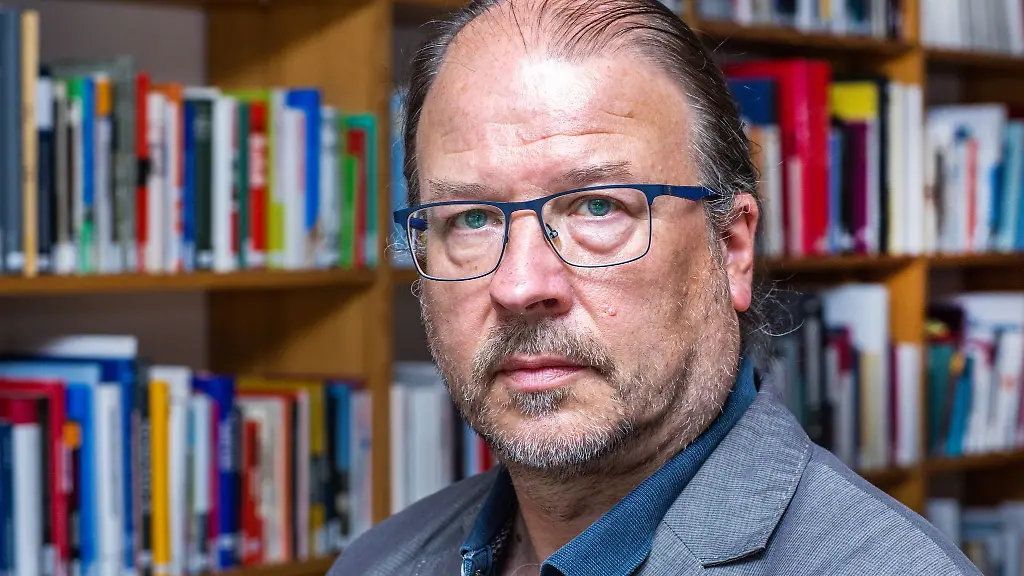 Burkhard-Bley-tritt-sein-Amt-als-Landesbeauftragter-fuer-die-Aufarbeitung-der-SED-Diktatur-in-Mecklenburg-Vorpommern-an