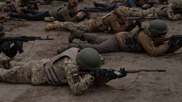Ukrainische Rekruten bei der Ausbildung.