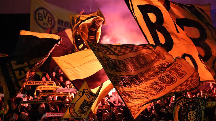 Fans von Borussia Dortmund wurden auf dem Weg ins Stadion offenbar Opfer "grenzüberschreitendens Vorgehen des Ordnungsdienstes".