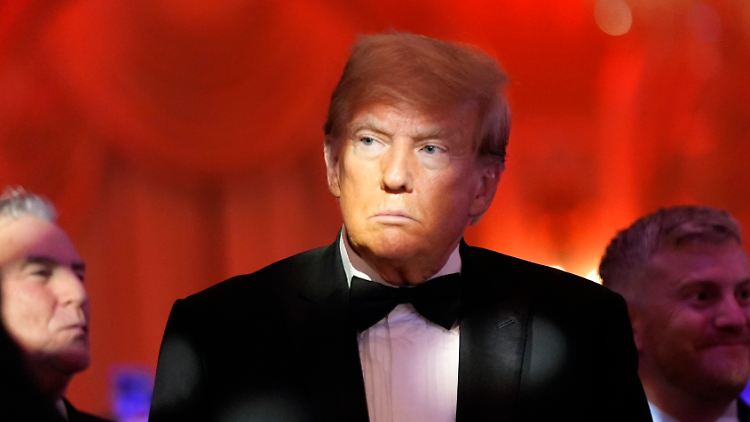 Ist das Wohl des künftigen US-Präsidenten Trump von "übergeordnetem Interesse"? Sein Anwalt meint ja.