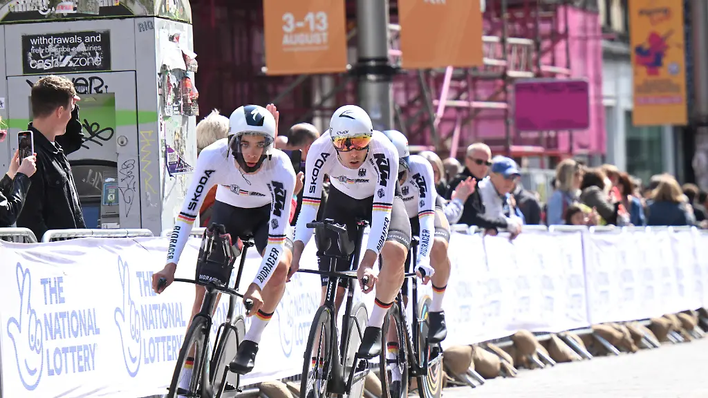 341b49fa7d20d202bc5a23b80405552e