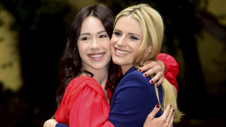 Sie stehen sich auf jeden Fall nah: Michelle Hunziker (r.) und ihre Tochter Aurora Ramazzotti.
