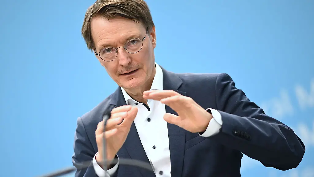 Bundesgesundheitsminister-Karl-Lauterbach-plant-eine-Cannabis-Aufklaerungskampagne