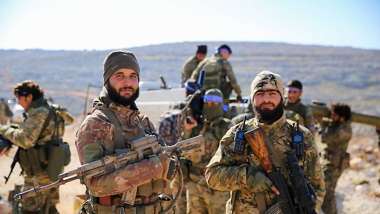 Syrische Rebellen nahe der Stadt Aleppo.