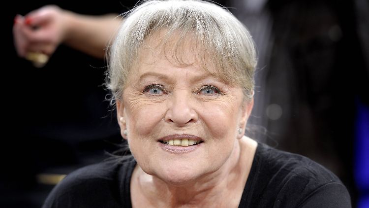 Karin Baal, hier 2012, wurde schon im Teenageralter zum Star und wirkte in etlichen Filmen und Serien mit. 