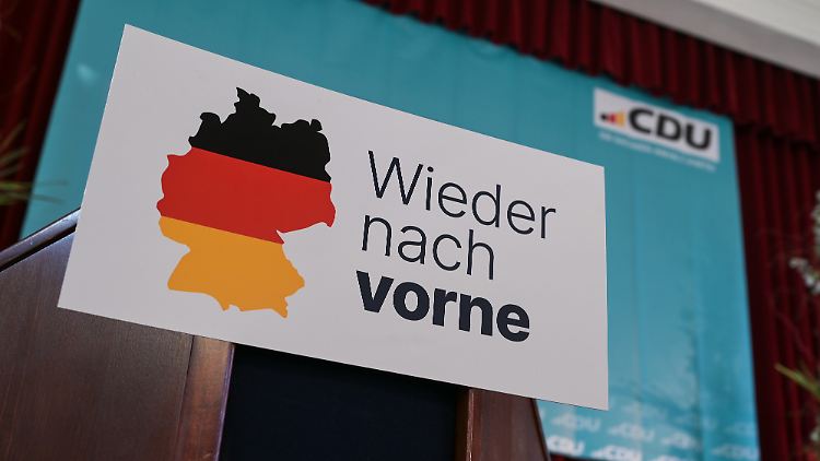Die CDU veröffentlichte den Clip unter dem Slogan "Deutschland wieder nach vorne".