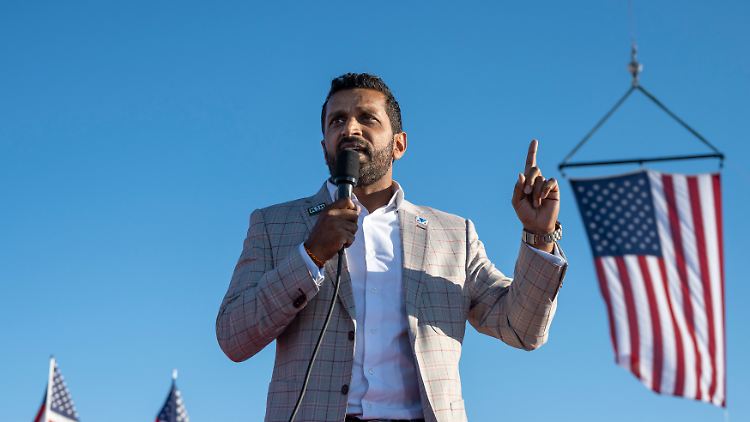 Patel ist Anhänger der ultrarechten Verschwörungstheorie des sogenannten "Staat im Staate" ("deep state").