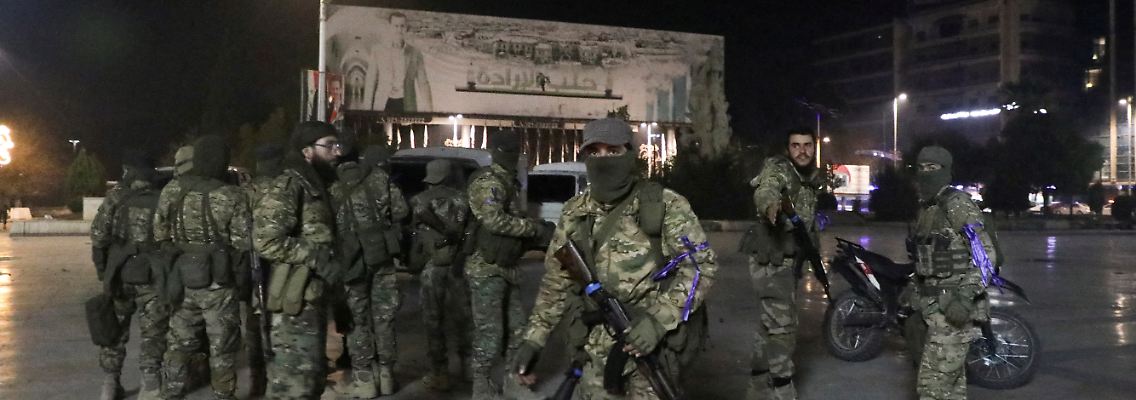 2024-11-30T184043Z_1694738007_RC2AFBA69EBJ_RTRMADP_3_SYRIA-SECURITY.JPG