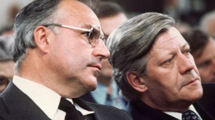 Sie standen beide für einen klaren außenpolitischen Kurs: Helmut Schmidt und Helmut Kohl (Archivbild)