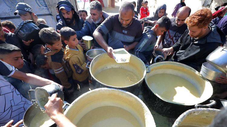 UNRWA versorgt nach eigenen Angaben eine Million Menschen im Gazastreifen mit Nahrungsmitteln. 