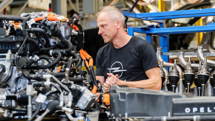 Erst ab der kommenden Woche werden in Rüsselsheim wieder Autos gebaut. 