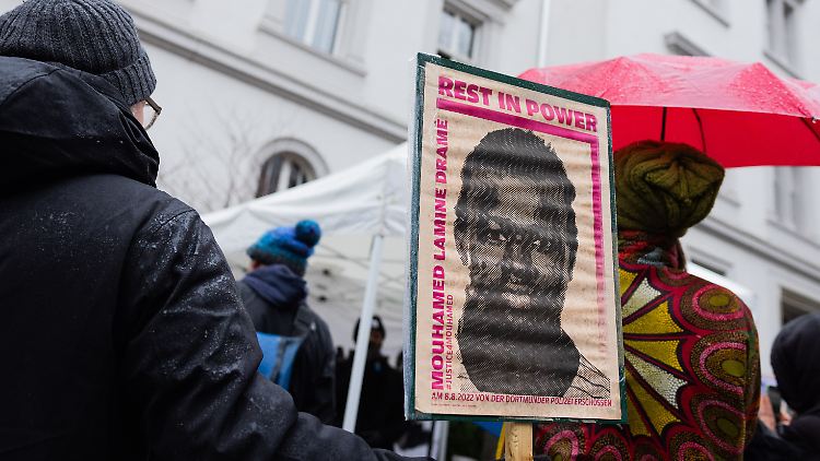 Mouhamed Dramé lebte als Flüchtling erst wenige Tage in einer Jugendeinrichtung in Dortmund, als er bei einem Polizeieinsatz getötet wurde.
