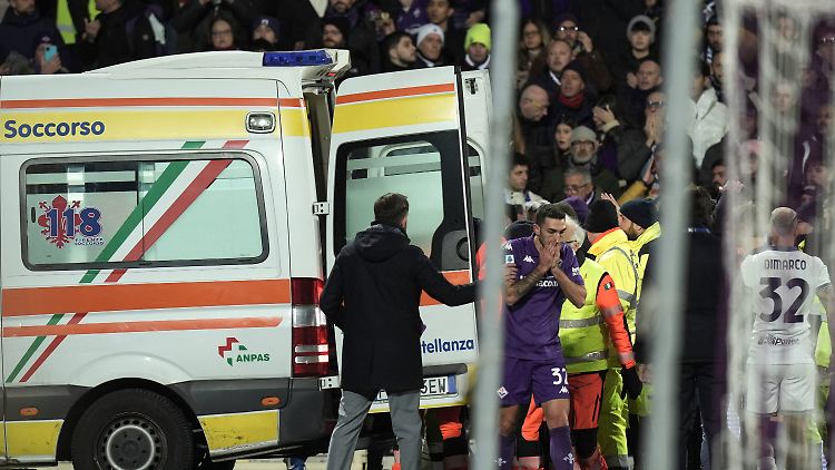 Dramatische Szenen spielen sich beim Heimspiel der AC Florenz gegen Inter Mailand ab.