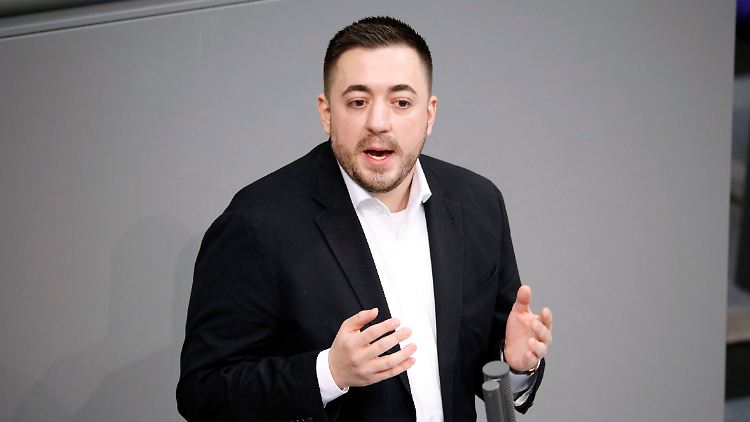 Gava vertritt seit 2021 den Wahlkreis Osnabrück im Bundestag.