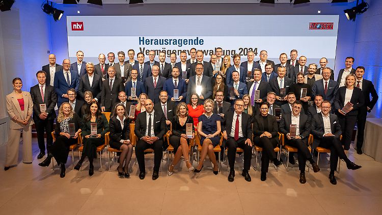 Die 30 besten Vermögensverwaltungen wurden feierlich in der Bertelsmann Repräsentanz in Berlin ausgezeichnet.