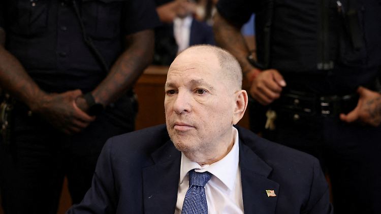 Weinstein war 2020 wegen sexueller Übergriffe und Vergewaltigung zu 23 Jahren Haft verurteilt worden. 