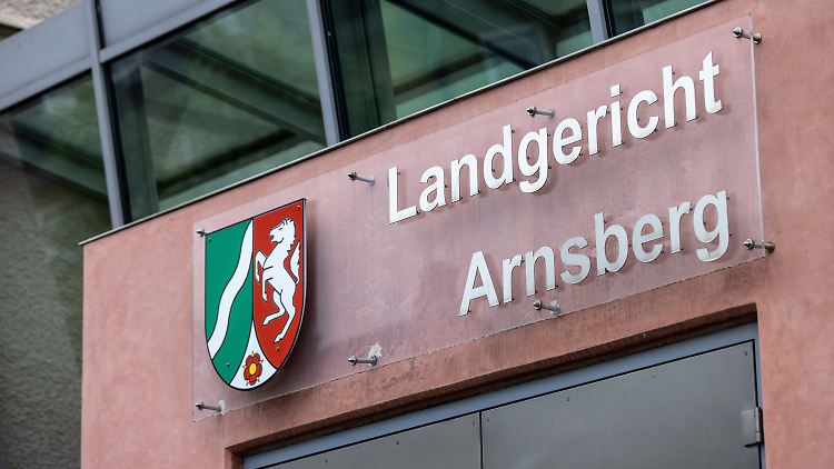 Das Gericht im nordrhein-westfälischen Arnsberg stellte die besondere Schwere der Schuld fest. 