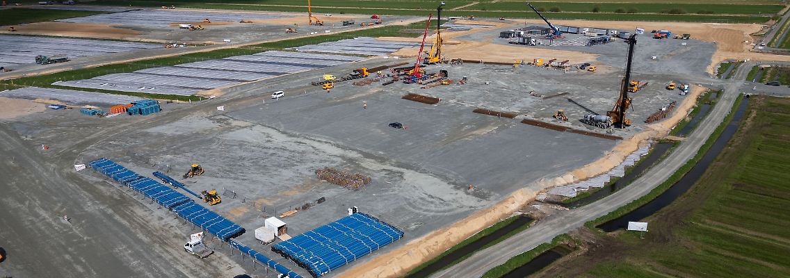 Northvolt-Baustelle bei Heide. Eine souveräne Batteriezellproduktion für Deutschland ist laut Staatskanzlei notwendig.