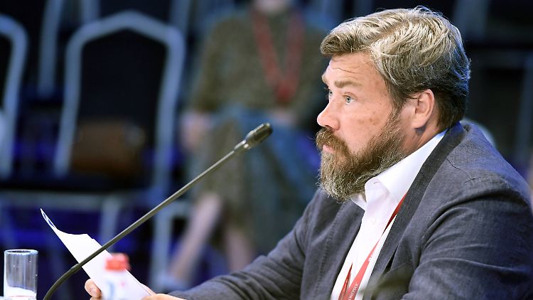 Konstantin Malofejew unterstützt mit seinem Medium Tsargrad Wladimir Putin und den Angriffskrieg gegen die Ukraine.