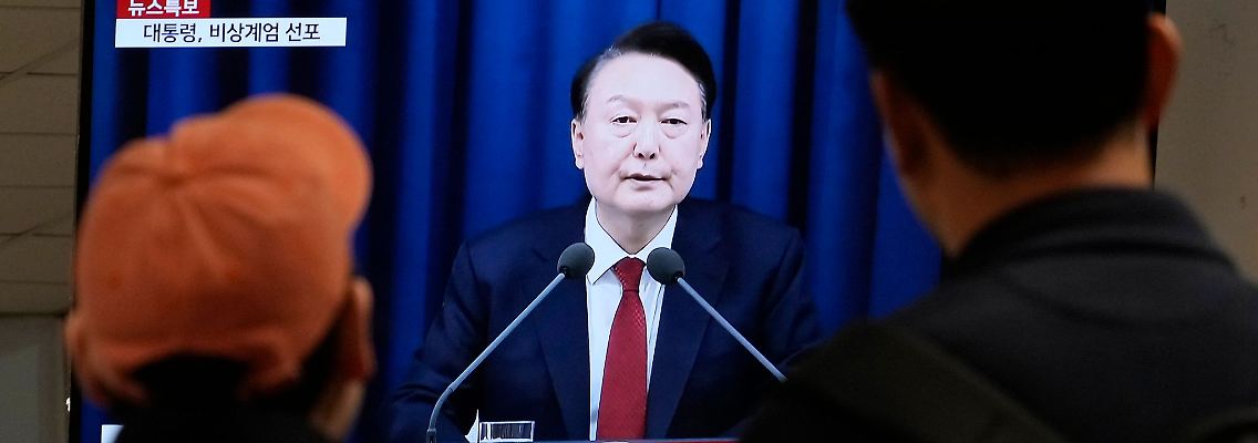 Südkoreas Opposition fordert Präsident Yoon nach dessen kurzzeitiger Ausrufung des Kriegsrechts zum Rücktritt auf.