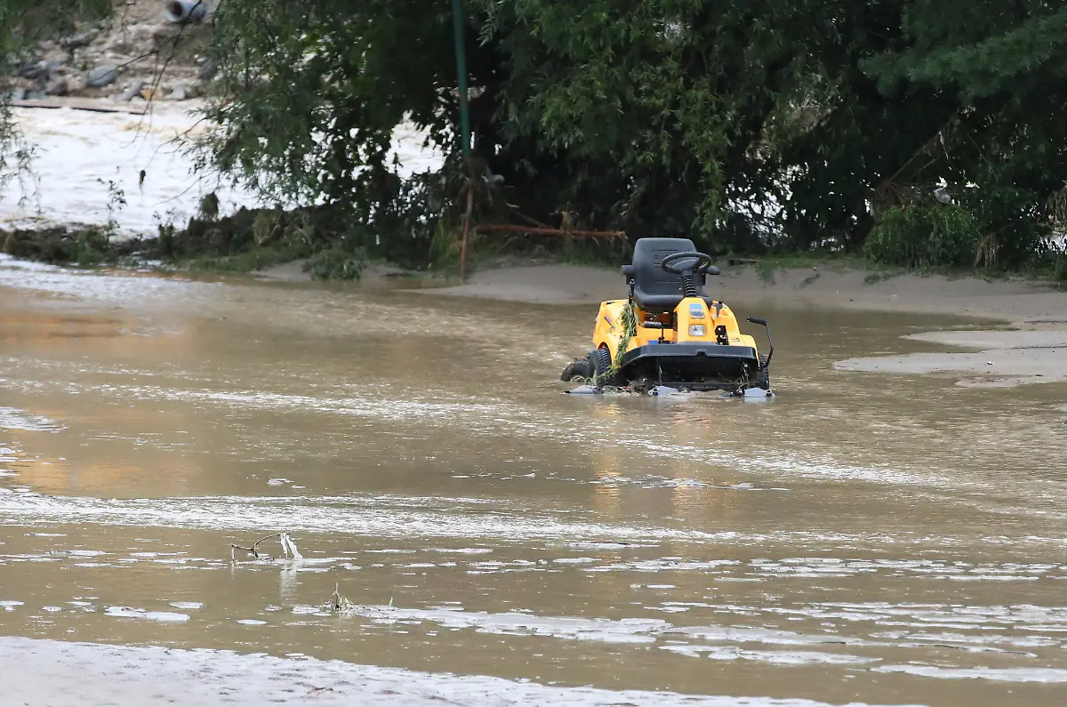 835adedb3c885ce50cb57c359d122eb7