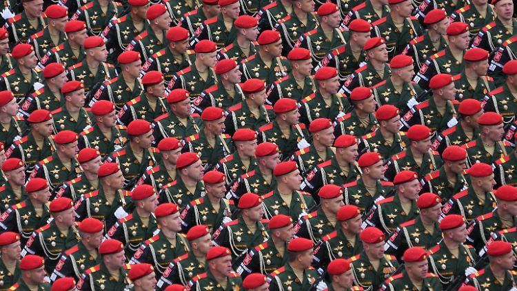Russische Soldaten bei einer Militärparade