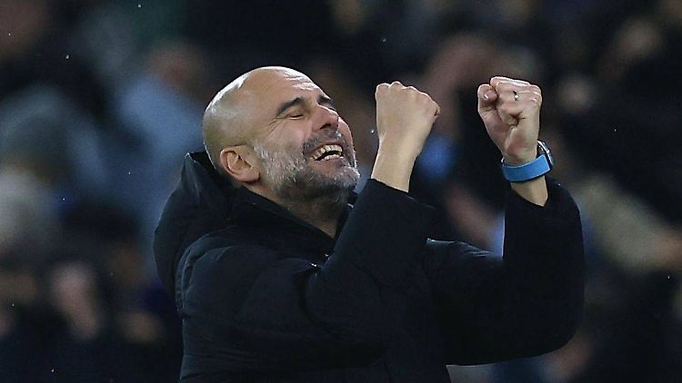Pep Guardiola ist sichtbar erleichtert.