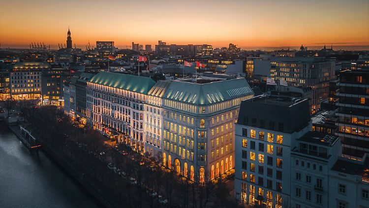 101-Seriensieger: das Hotel Vier Jahreszeiten in Hamburg.