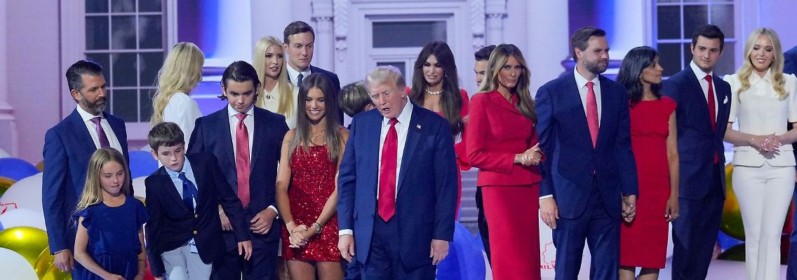Donald Trump im Kreise seiner Familie beim Parteitag der Republikaner in Milwaukee. (Archivbild)
