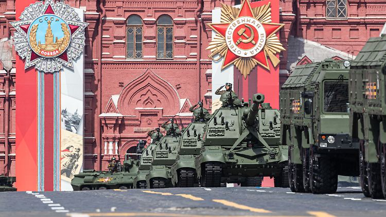 In seiner Heimat Russland wurde Glukhovsky in Abwesenheit zu acht Jahren Straflager verurteilt. 