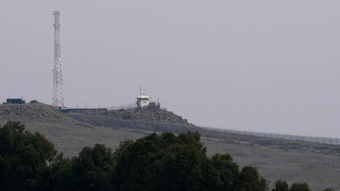 Ein UN-Posten überblickt die sogenannte Alpha-Linie, die die von Israel besetzten Golanhöhen von Syrien trennt.