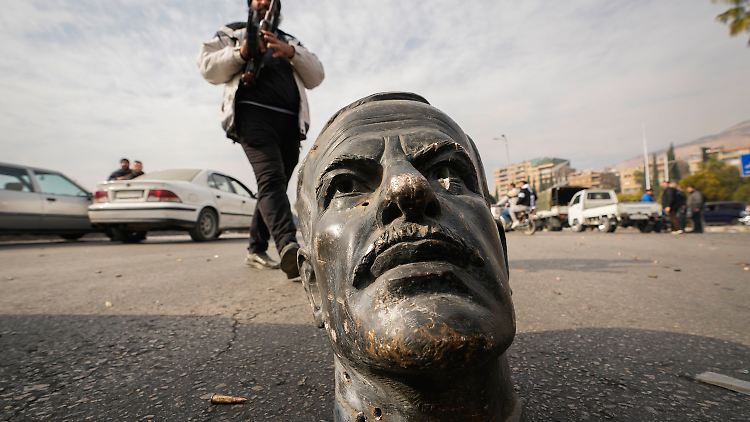 Die Rebellen stürzten Statuen - und das ganze Regime in Damaskus.