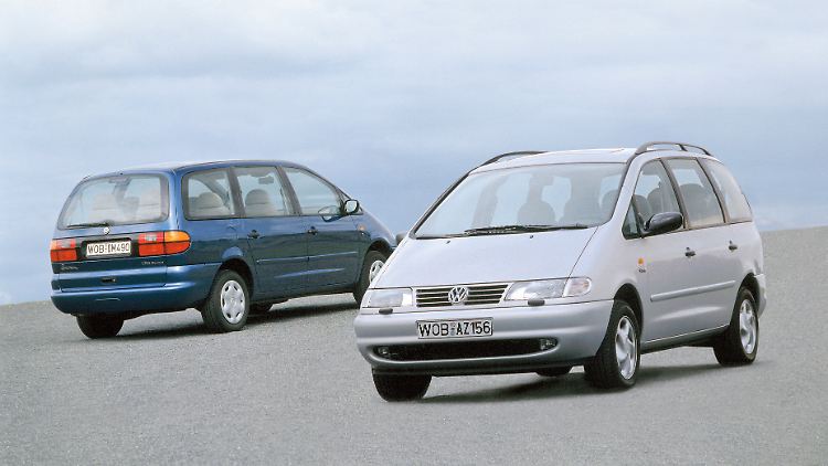 Familien fuhren Van: Der Volkswagen Sharan beeindruckte ab 1995 mit viel Raum im Biodesign.