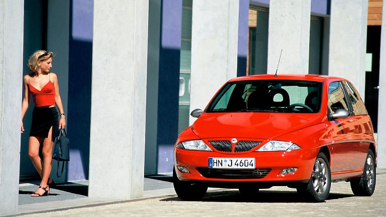 Schick in schönen Rundungen: Der kleine Lancia Y kombinierte italienische Alta Moda mit Bio-Couture.