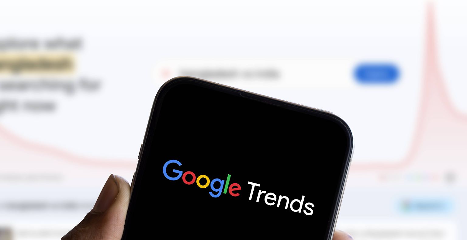 Google Trends ist eine Website von Google, die die Popularität der Top-Suchanfragen in der Google-Suche über verschiedene Regionen und Sprachen analysiert. Ein Jahresrückblick zeigt, welche Suchanfragen 2024 in Deutschland im Trend lagen. 