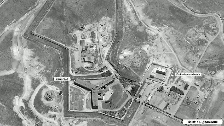 Auf Satellitenaufnahmen von 2017 ist zu sehen, wie der Gefängniskomplex immer größer wurde und ein eigenes Krematorium bekam.
