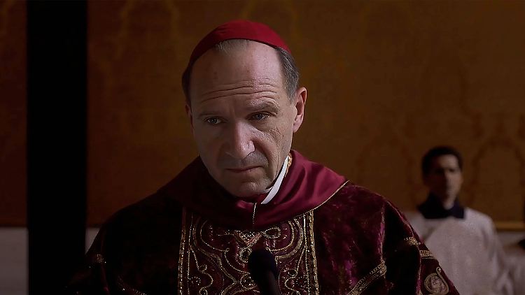 Ralph Fiennes ist für "Konklave" als "Bester Hauptdarsteller" nominiert.