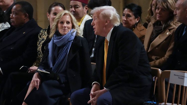 "Sie hätte nicht netter sein können", verrät Trump über sein Geplauder mit Jill Biden. 