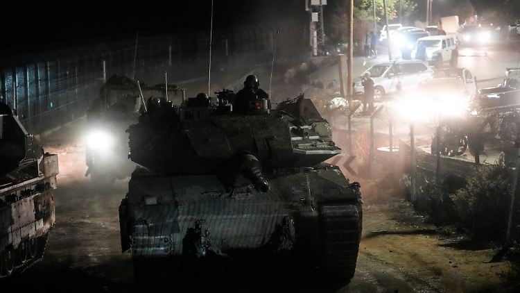 Israel nutzt den Umsturz in Syrien derzeit für Attacken auf militärische Strukturen.