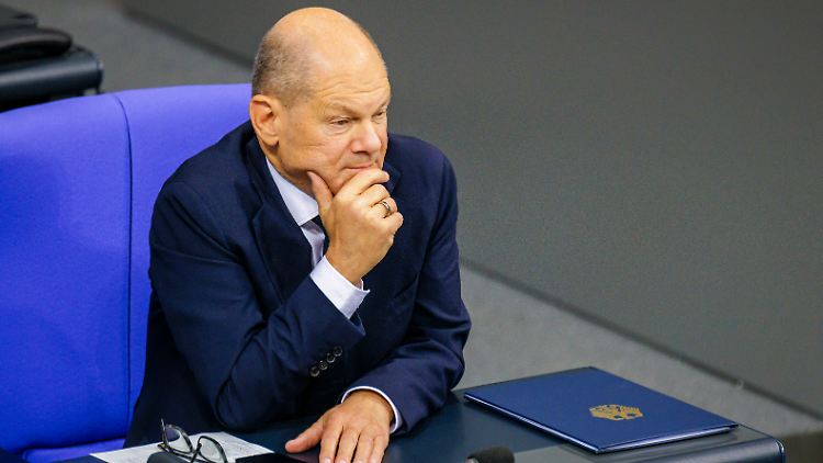 Darf noch eine Wahl auf der Regierungsbank sitzen - trotz baldiger Vertrauensfrage: Olaf Scholz.
