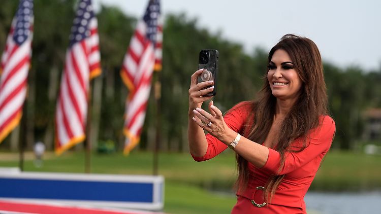 Guilfoyle ist für Trump eine "seit vielen Jahren enge Freundin und Verbündete" - jetzt zahlt sich dies für die 55-Jährige aus.