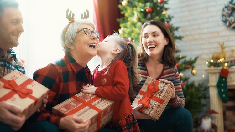 Über welche Weihnachtsgeschenke freuen sich Oma und Opa?