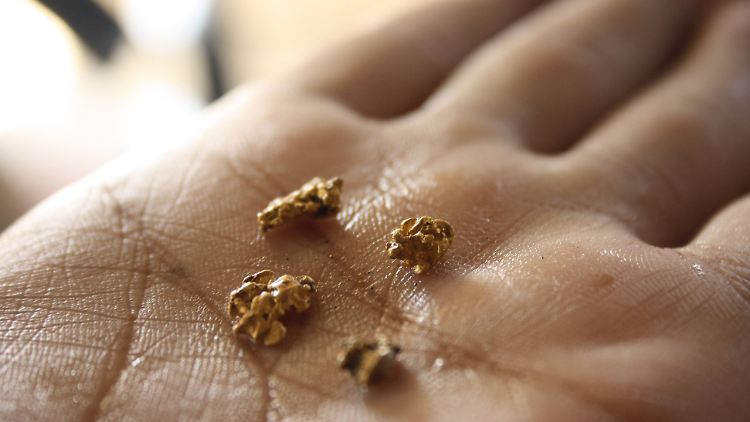 Gold ist Ghanas wichtigstes Exportgut - häufig wird es in Handarbeit abgebaut. 